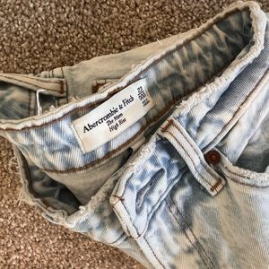 Abercrombie jeans nwot mom fit high rise